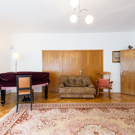 Casa Cu Cires Brasov Apartment Ngoại thất bức ảnh