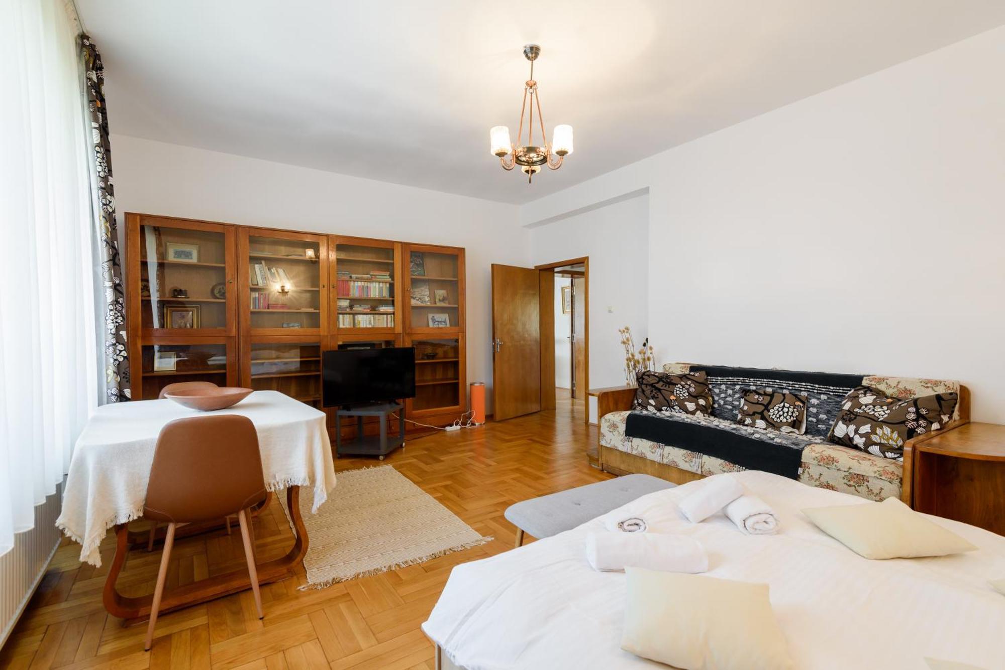 Casa Cu Cires Brasov Apartment Ngoại thất bức ảnh