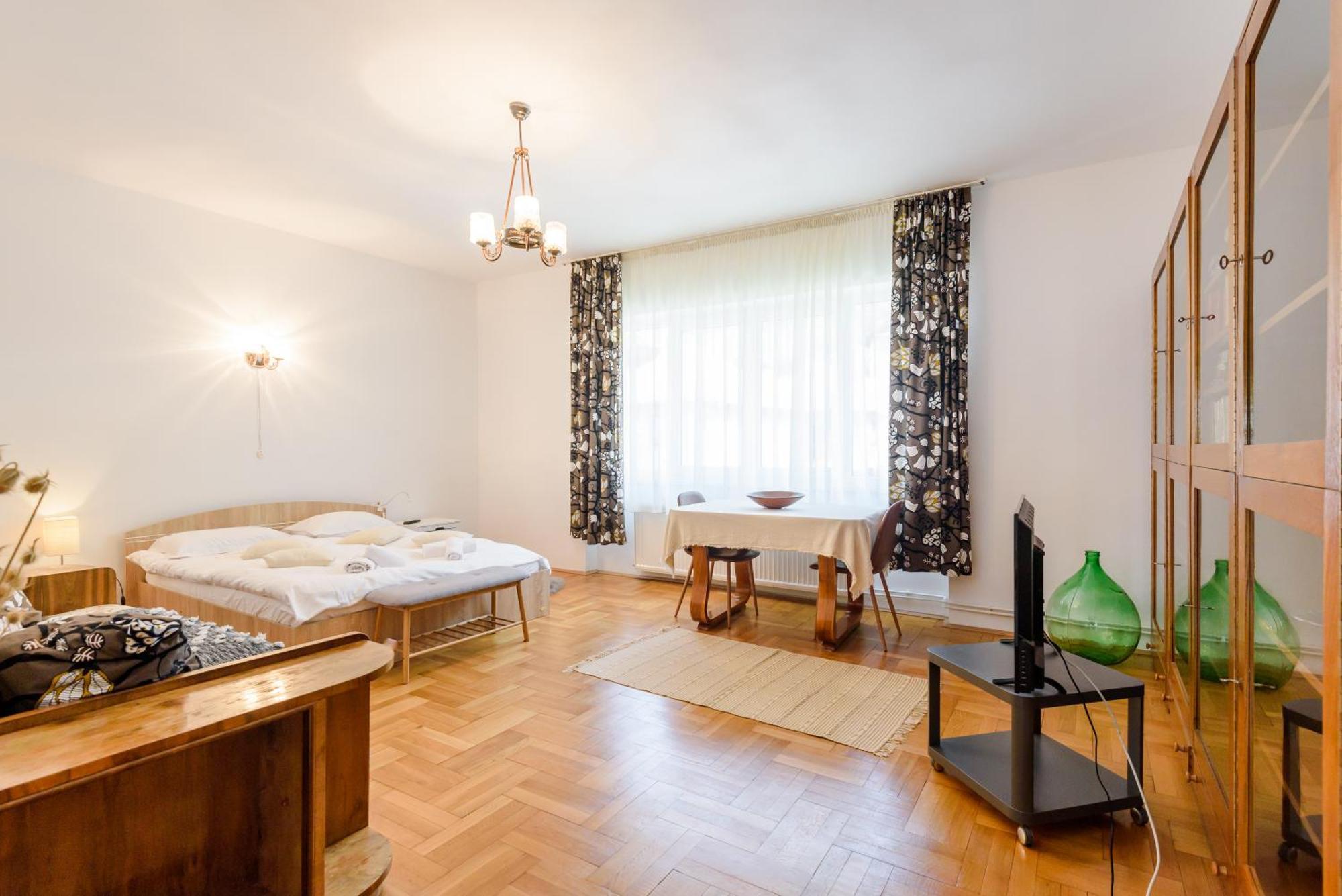 Casa Cu Cires Brasov Apartment Ngoại thất bức ảnh